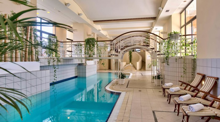 corinthia-st-georges-apollo-spa-indoor-swimming-pool