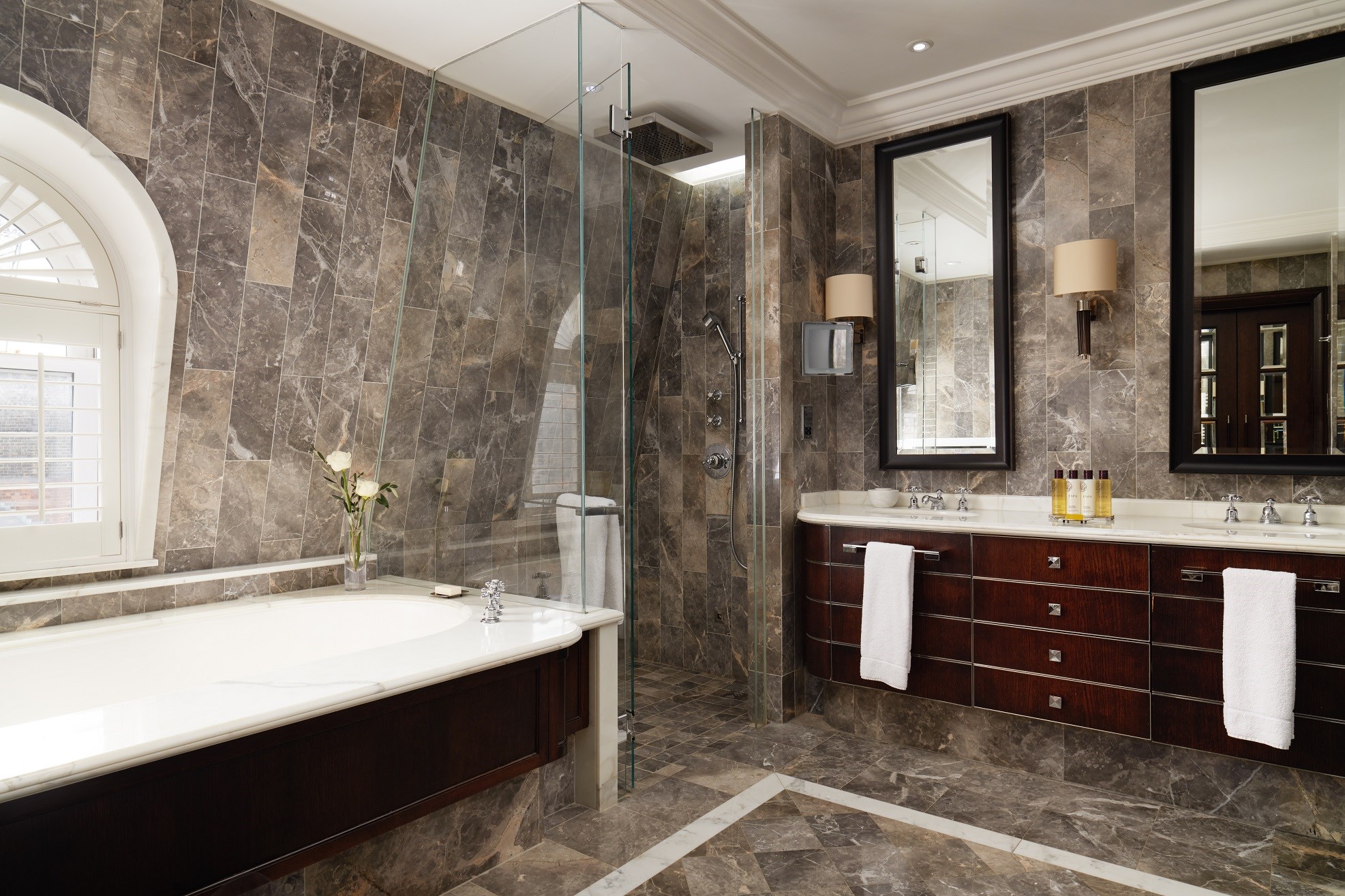 Writer's Penthouse bathroom
