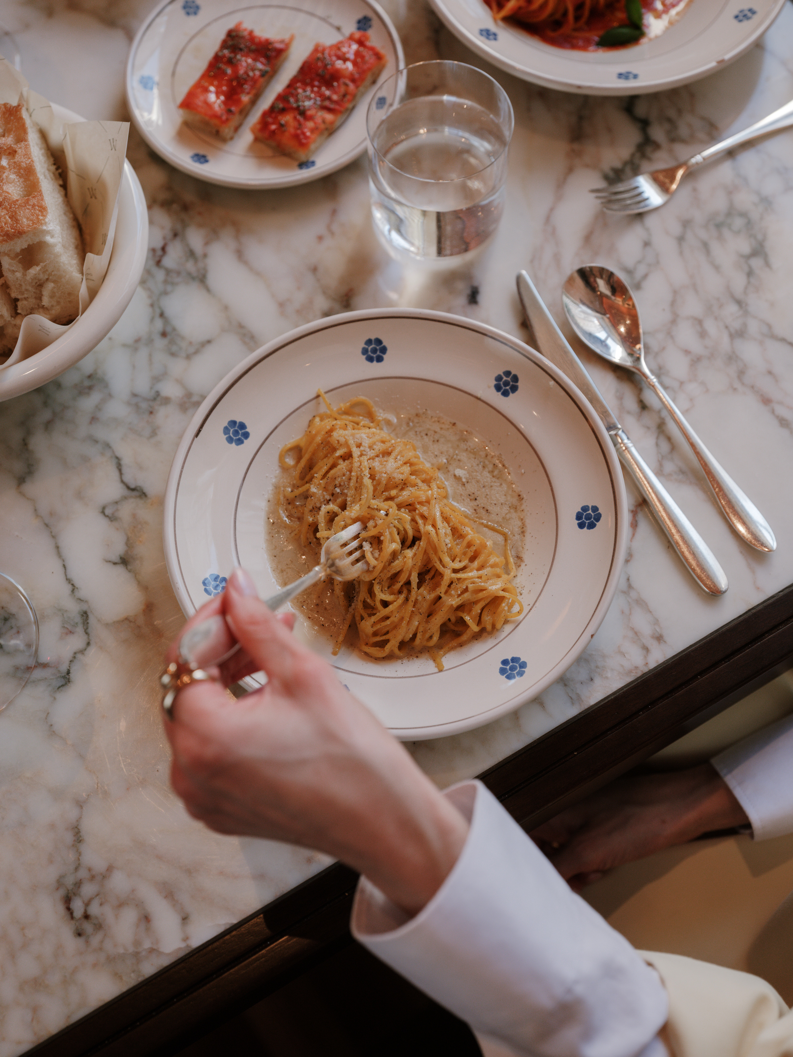 EAT WELL, DRINK WELL