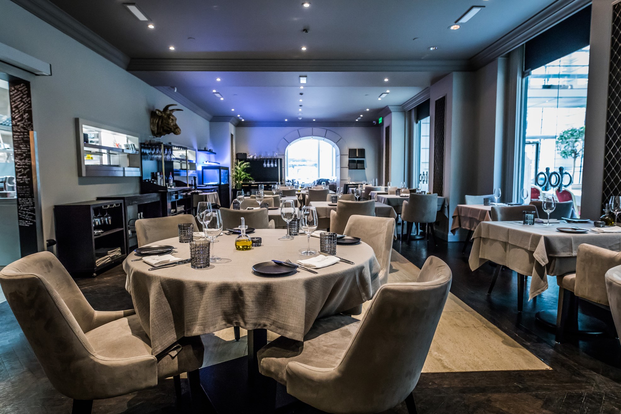 Corinthia Budapest Caviar & Bull dining room