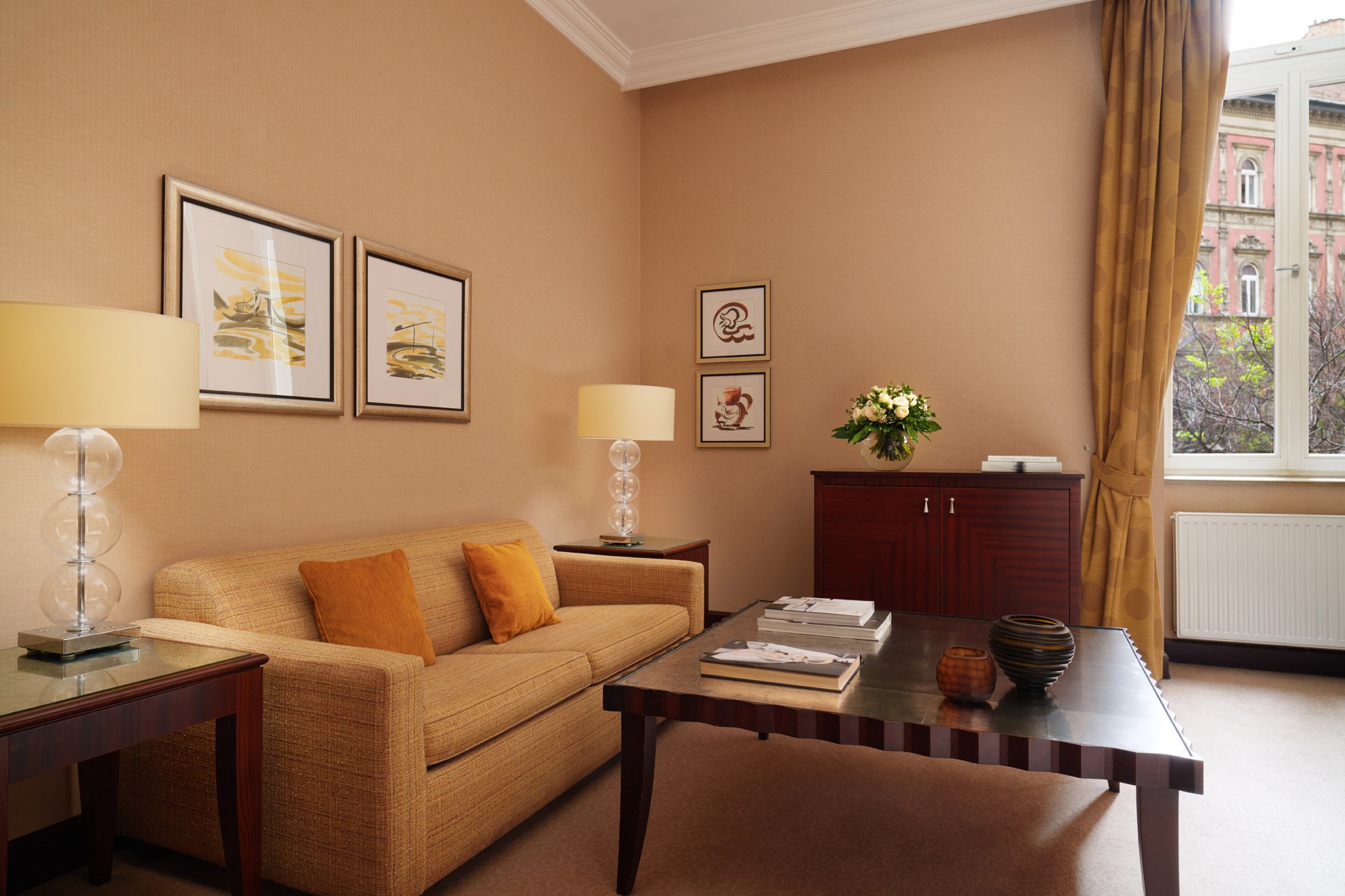 corinthia budapest deluxe suite living room