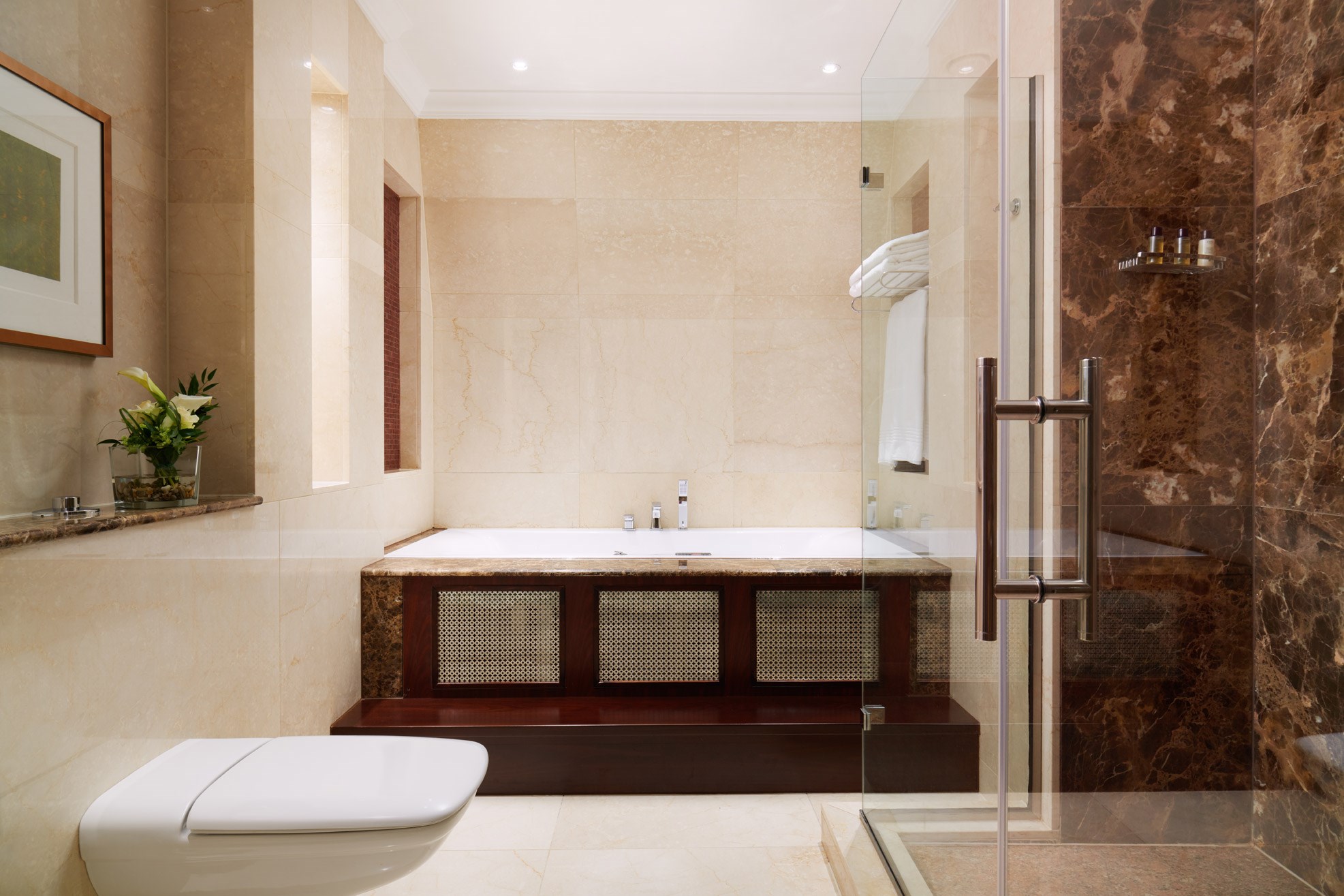 corinthia budapest presidential suite bathroom