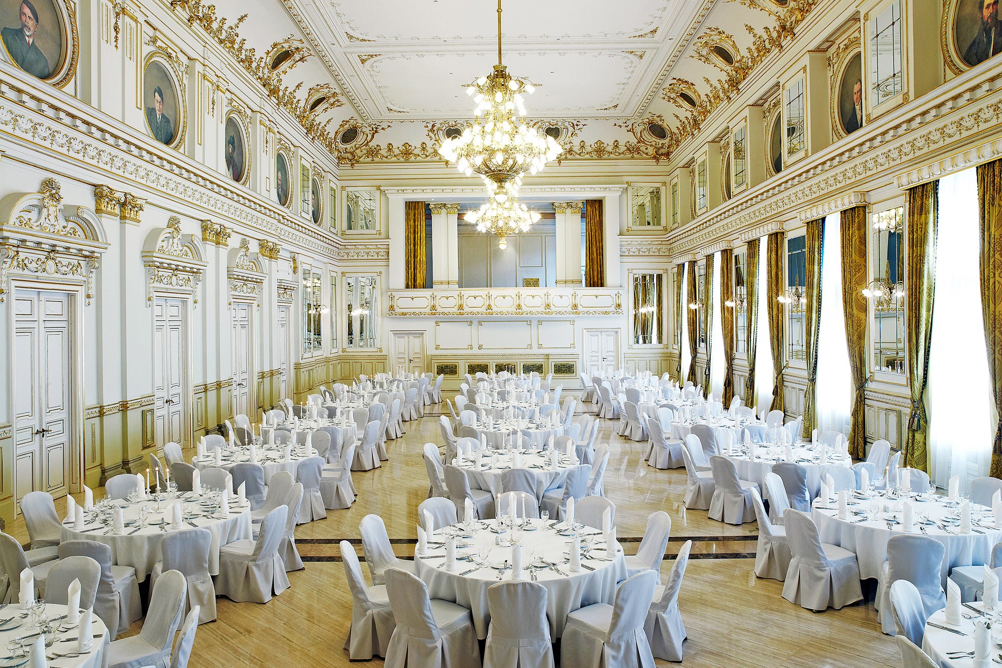 corinthia-budapest-ballroom-wedding