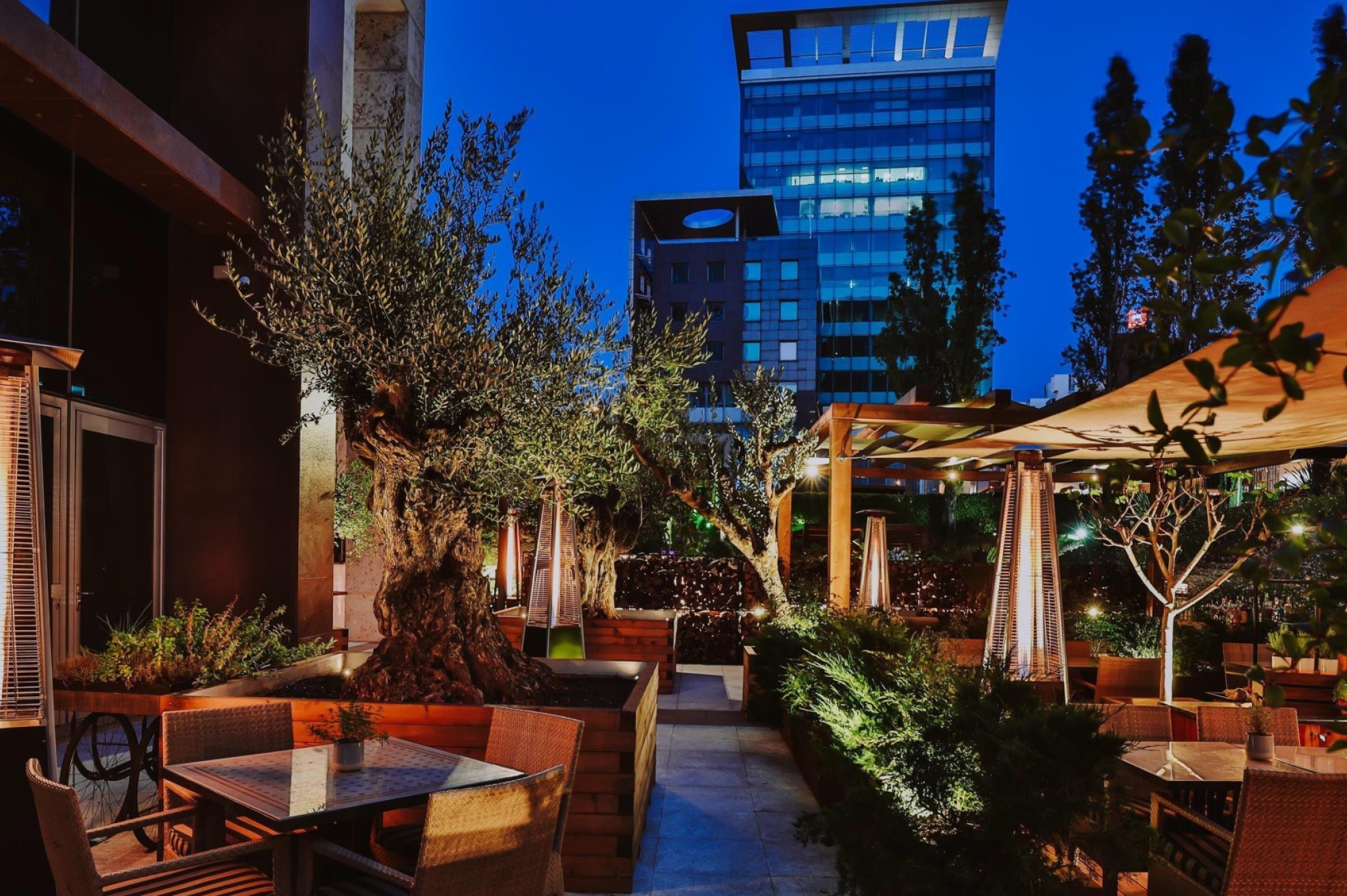 Corinthia-Lisbon-Olivae-Restaurant-Terrace