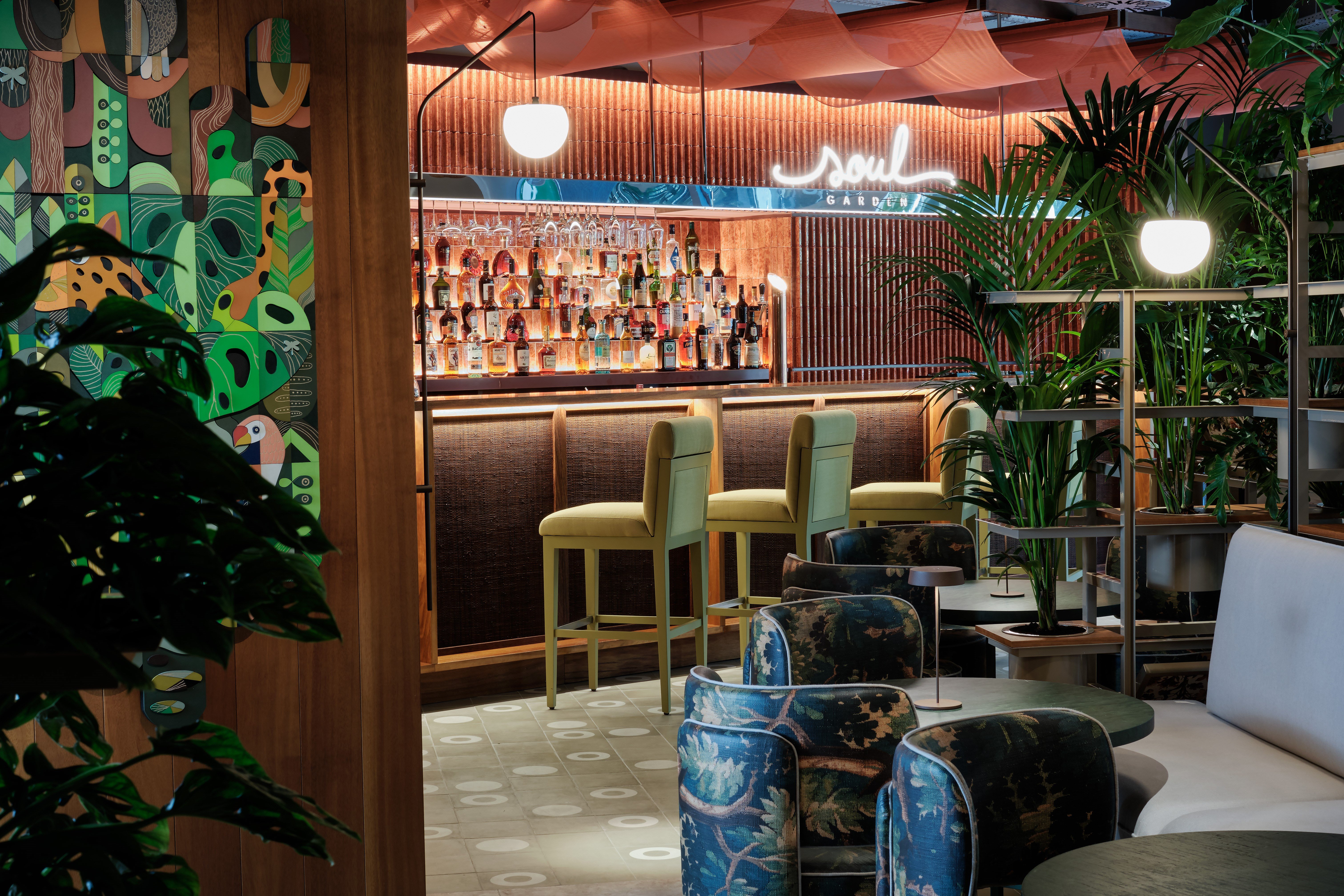 Corinthia-Lisbon-Soul-Garden-Restaurant-and-Bar-Indoor-Bar