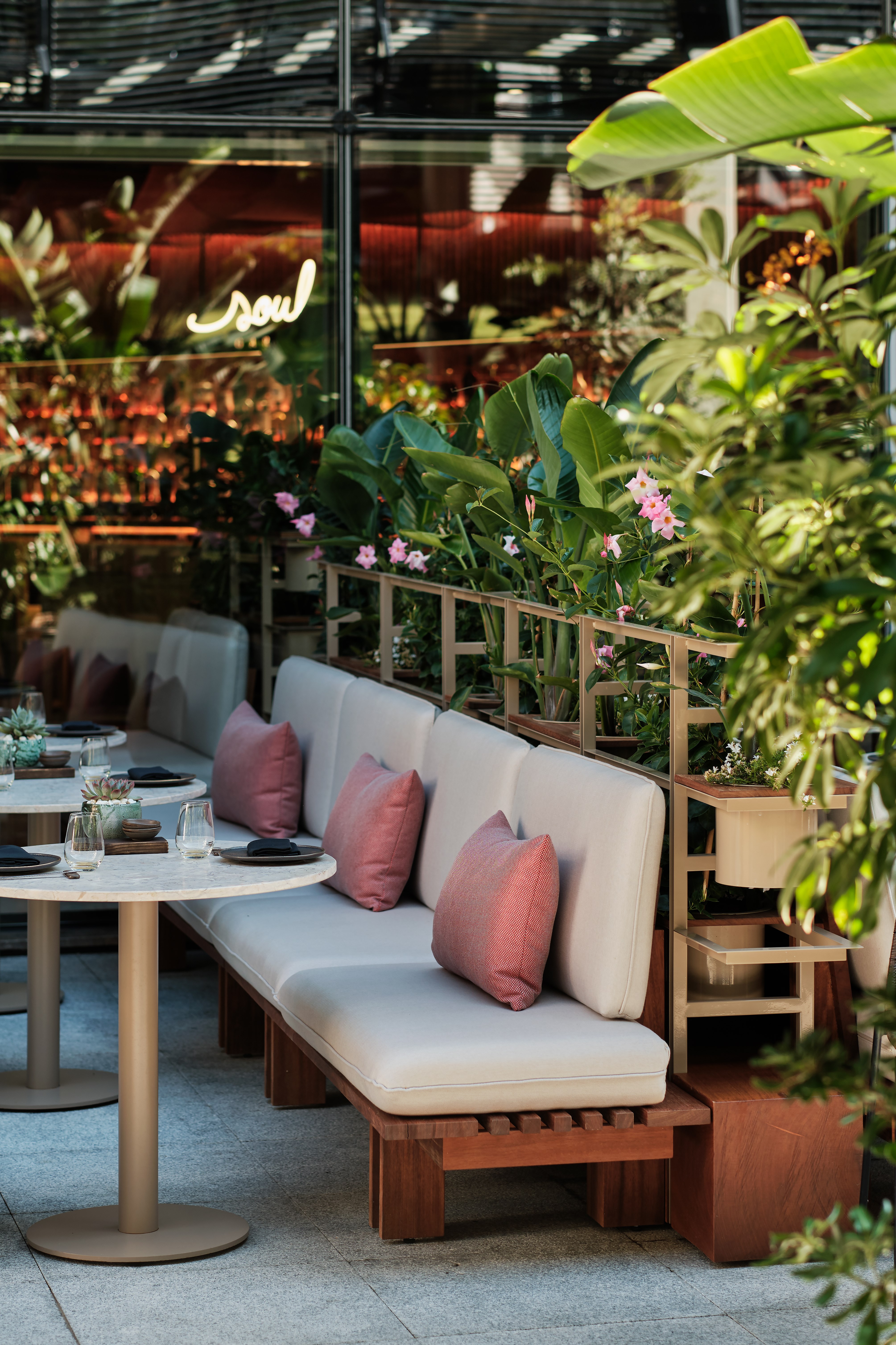 Corinthia-Lisbon-Soul-Garden-Restaurant-and-Bar-Outdoor-Bench