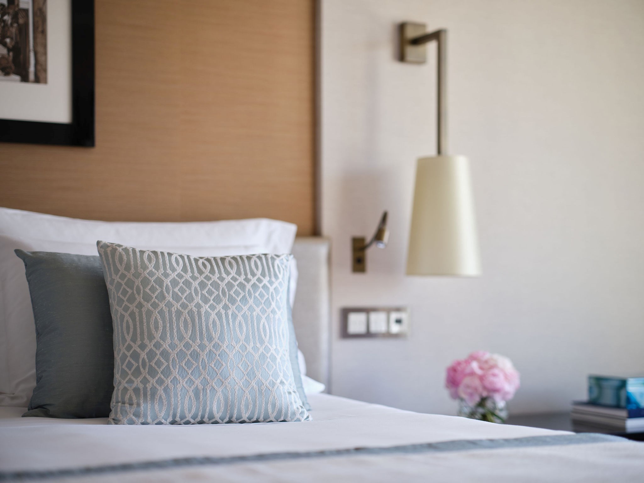 Corinthia-Lisbon-Rooms-and-Suites-Deluxe-City-View-Room-Details