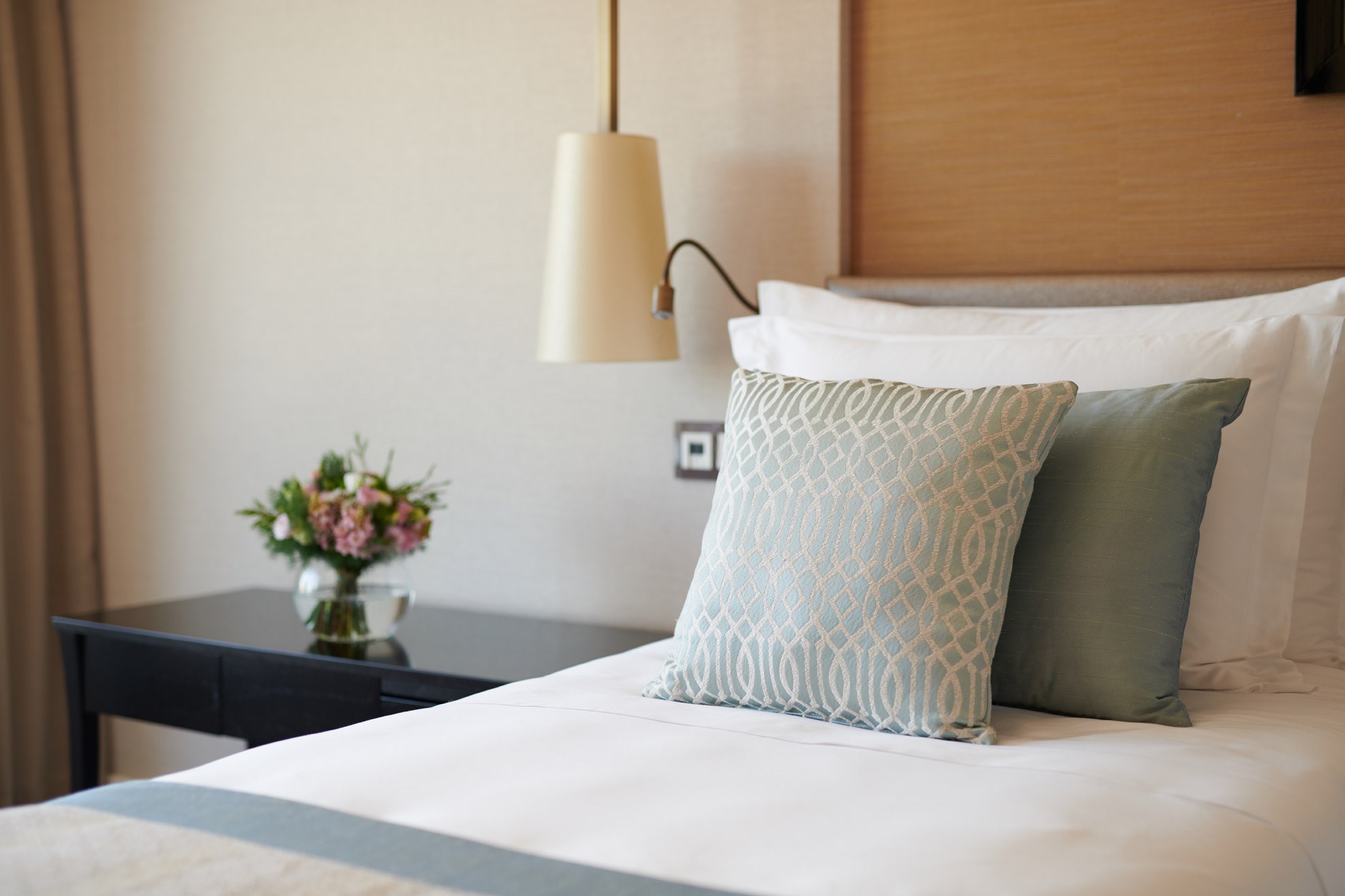 Corinthia-Lisbon-Rooms-and-Suites-Family-Room-Details-2