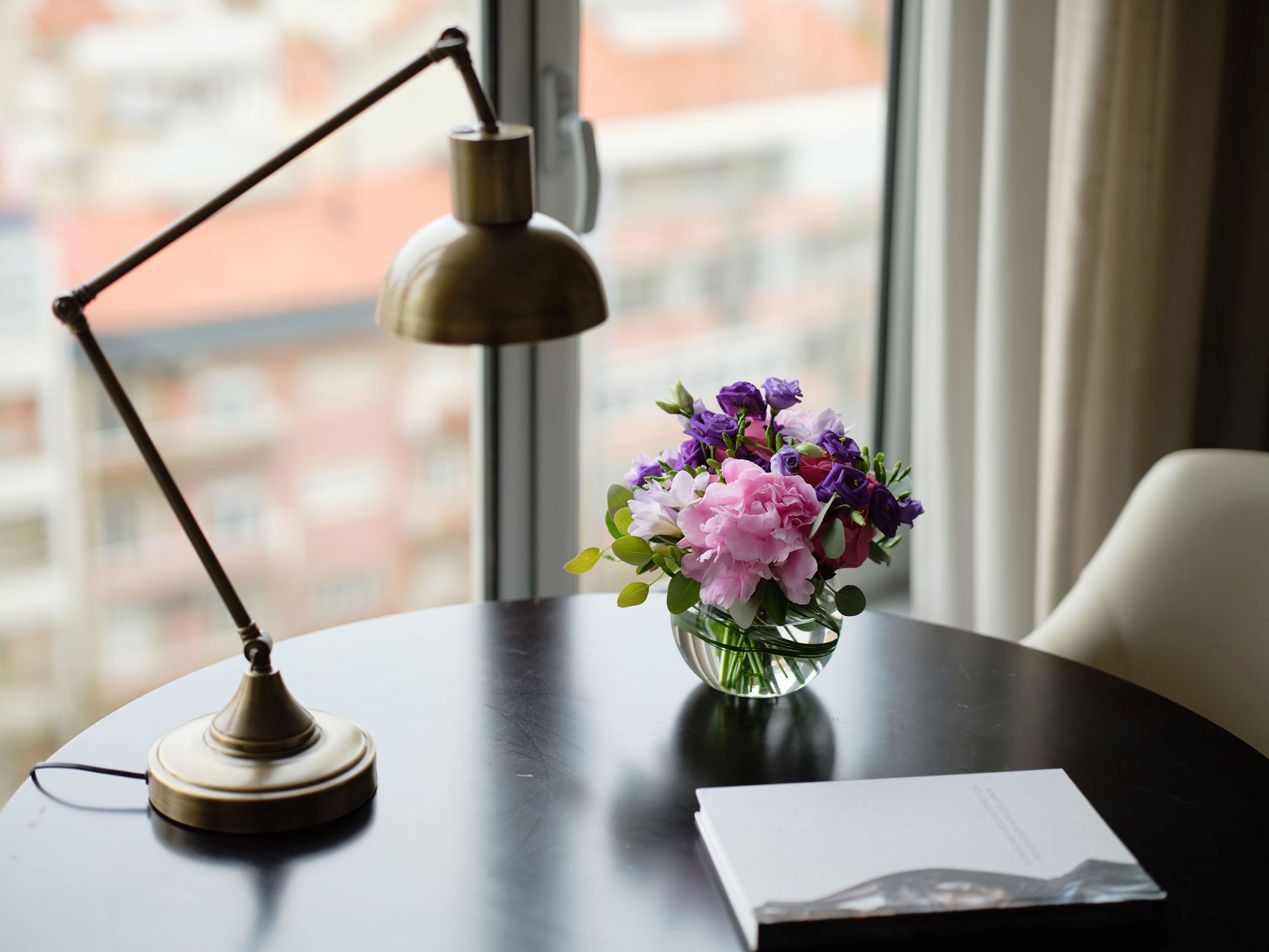 Corinthia-Lisbon-Rooms-and-Suites-Deluxe-King-Twin-Room-Details