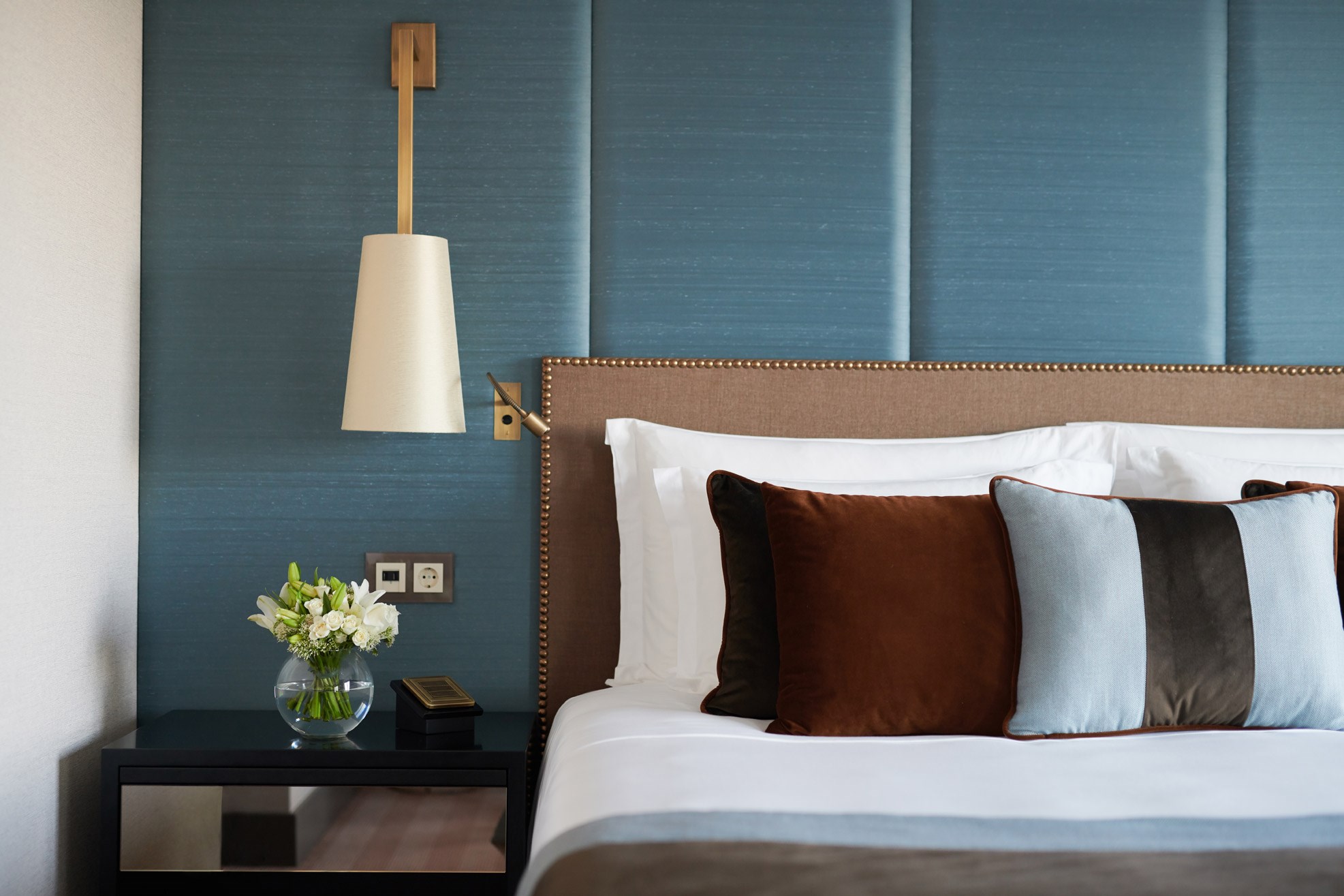 Corinthia-Lisbon-Rooms-and-Suites-Deluxe-Junior-Suite-Details