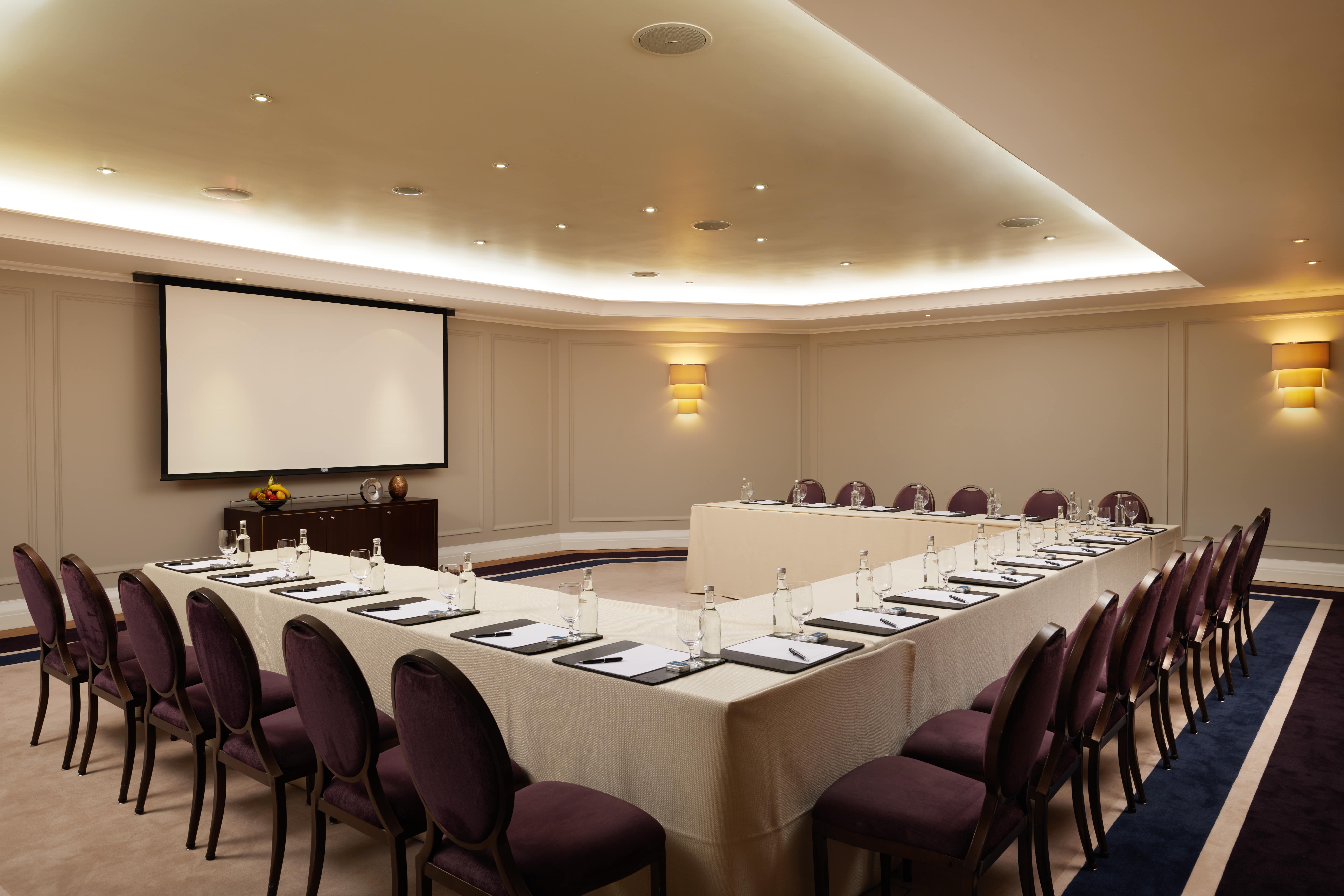 The Nelson Room at Corinthia London hotel, professional venue for conferences and meetings.