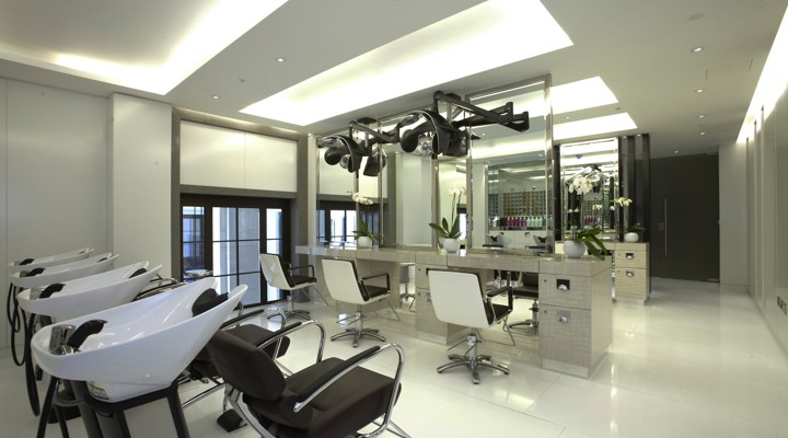 Hair salon with seating and hair washing sinks