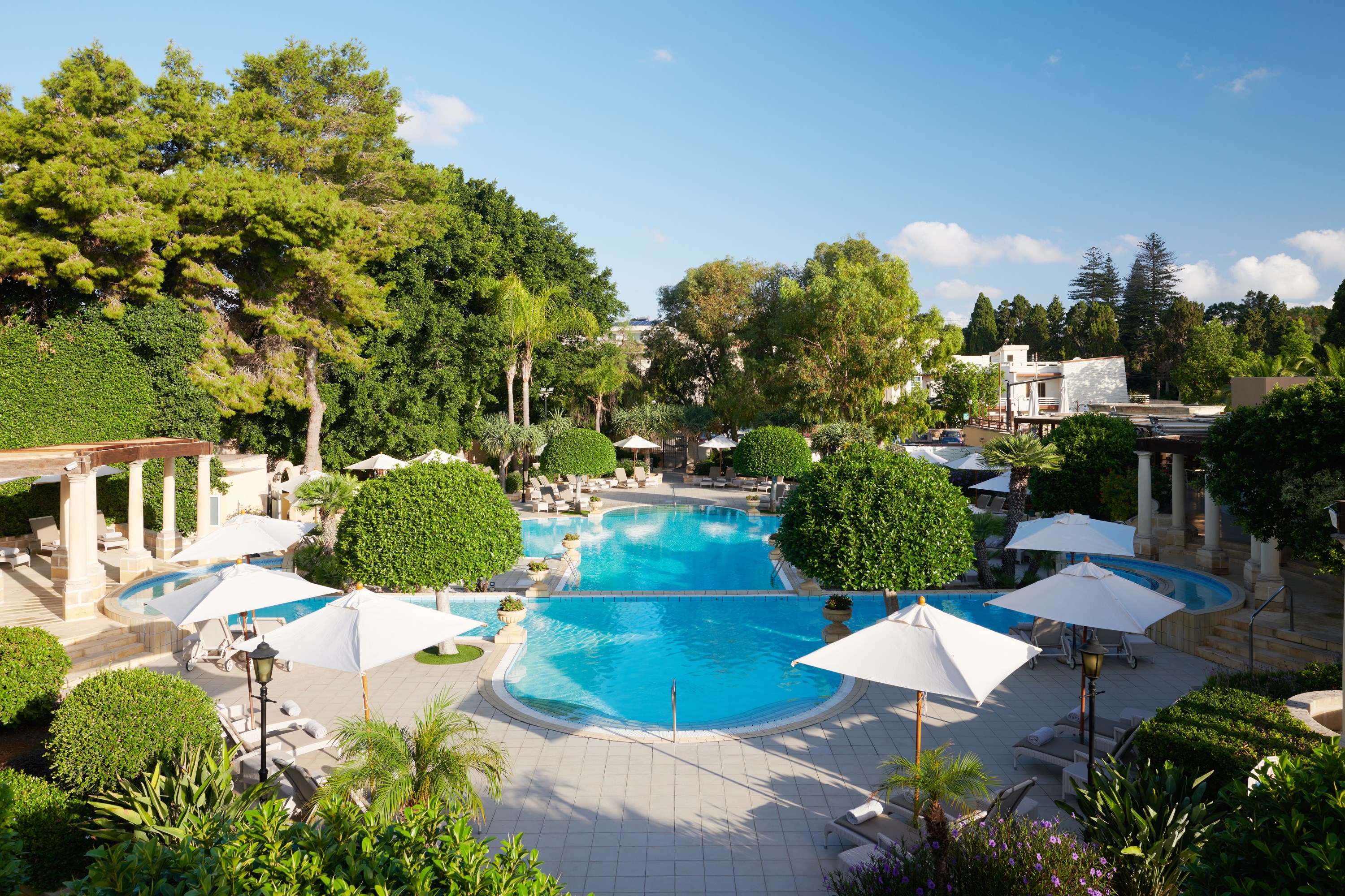 Corinthia-Palace-OutdoorPool