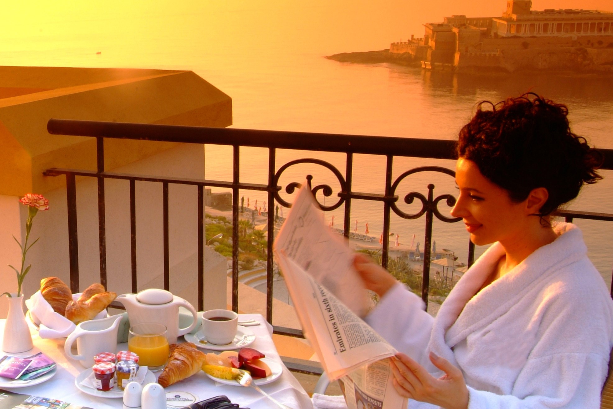 corinthia-st-georges-bay-in-room-dining