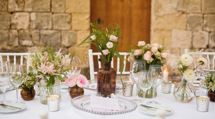 corinthia-st-georges-malta-wedding-table-flowers