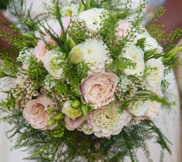 corinthia-wedding-flowers-bouquet